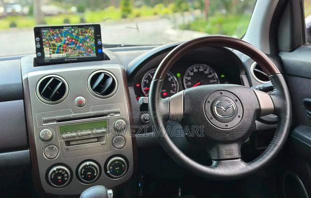 Mazda Verisa 2009 Silver