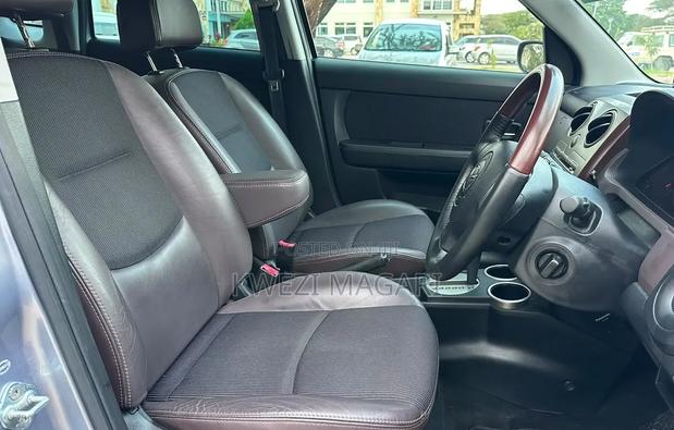 Mazda Verisa 2009 Silver