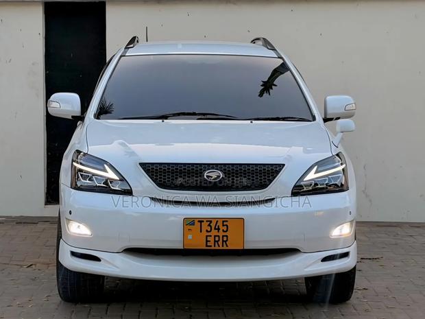 Toyota Harrier 2005 White