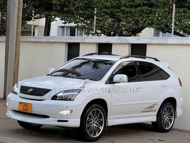 Toyota Harrier 2005 White