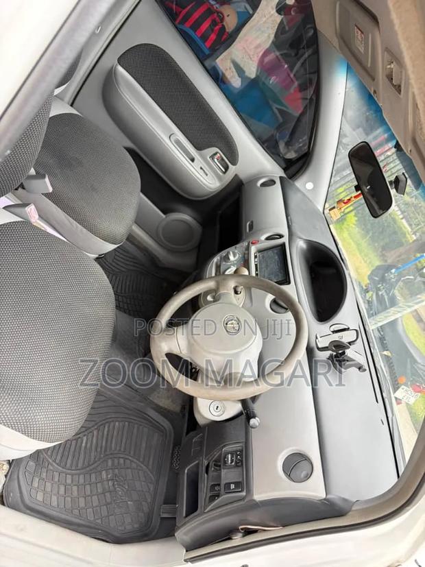 Toyota Sienta 2004 White