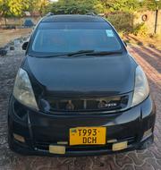 Toyota ISIS 2005 Gray for sale