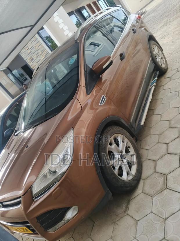 Ford Kuga 2013 Brown