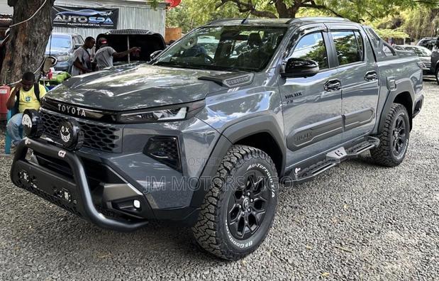 New Toyota Hilux 2026 Gray