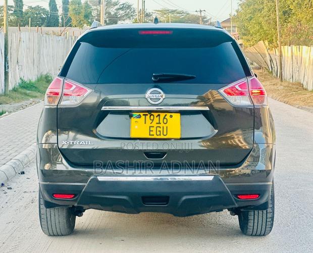 Nissan X-Trail 2.0 Petrol FWD 2013 Gray