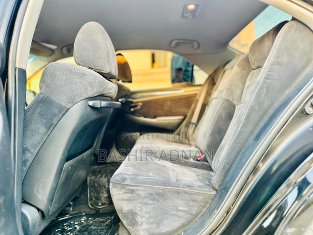 Toyota Crown 2006 Matt Black