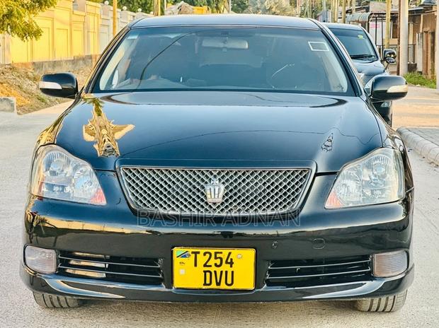 Toyota Crown 2006 Matt Black