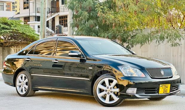 Toyota Crown 2006 Matt Black