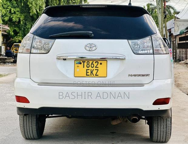 Toyota Harrier 2006 White