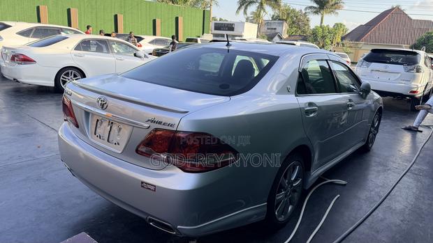 Toyota Crown 2009 Silver