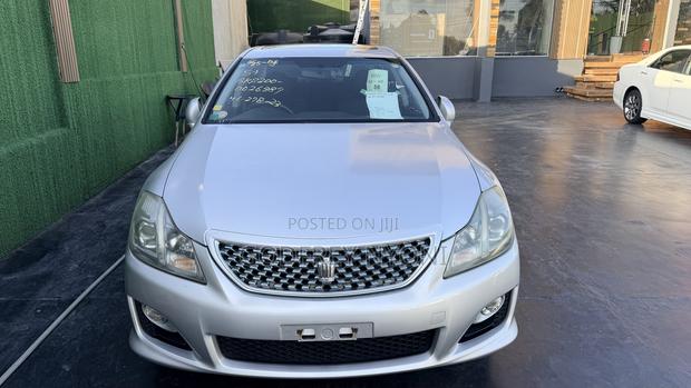 Toyota Crown 2009 Silver