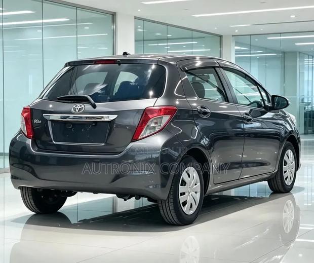 Toyota Vitz 2011 Gray