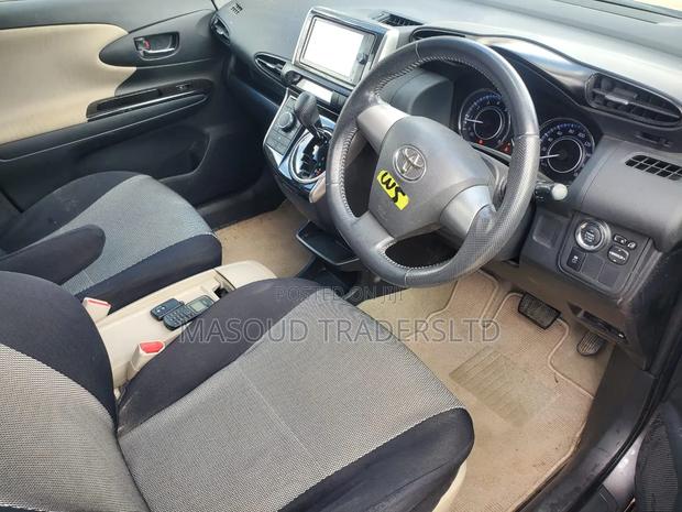 Toyota Wish 2011 Gray