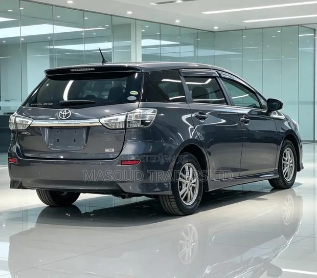Toyota Wish 2011 Gray