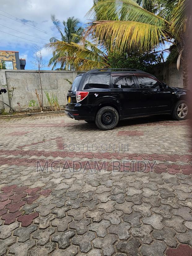 Subaru Forester 2010 Black