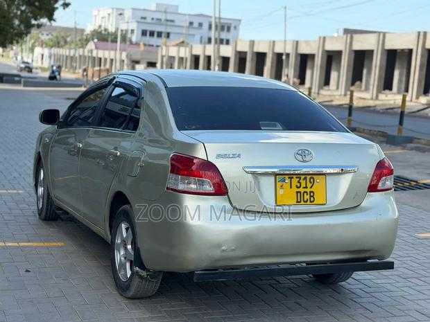 Toyota Belta 2006 Green
