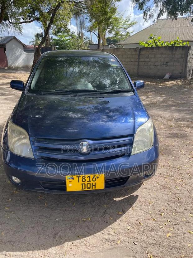 Toyota IST 2004 Blue