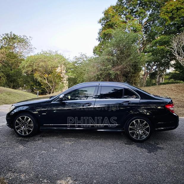 Mercedes-Benz C-Class 2010 Black