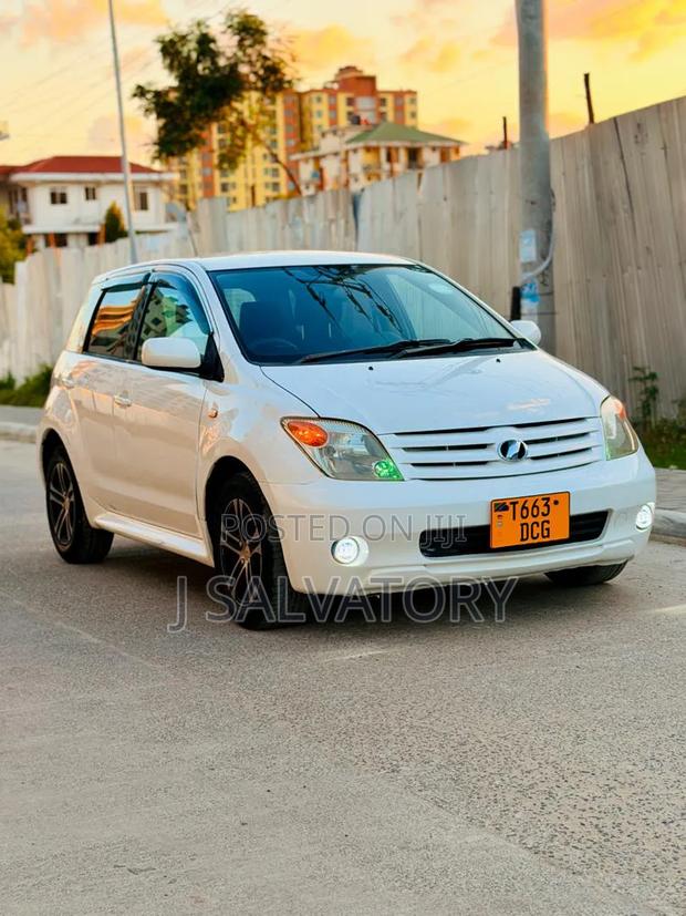 Toyota IST 2006 White