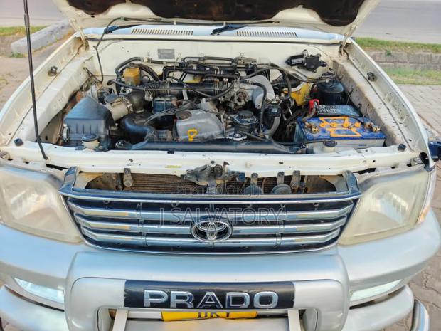 Toyota Land Cruiser Prado 2.7 16V 5dr 1999 White