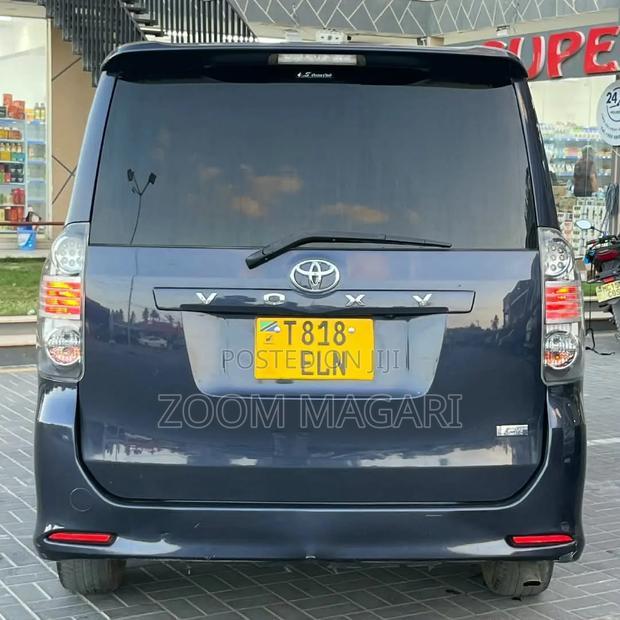 Toyota Voxy 2009 Black