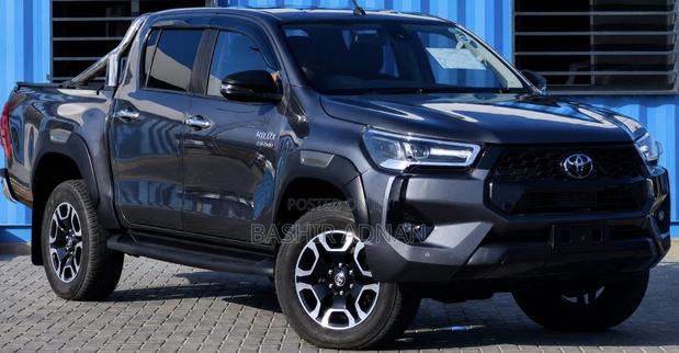 Toyota Hilux 2021 Gray