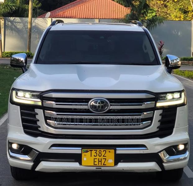 Toyota Land Cruiser 2023 White