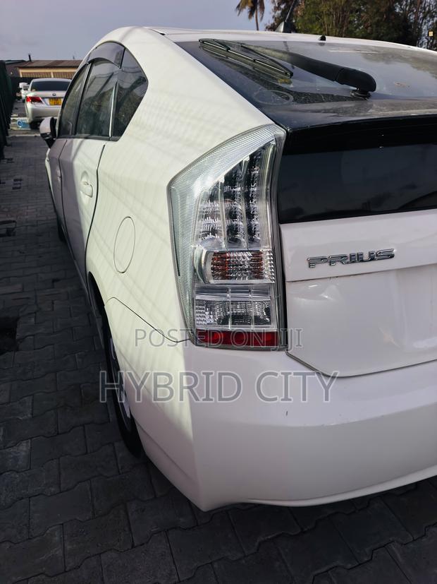 Toyota Prius III 2010 Pearl