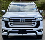 Toyota Land Cruiser LC300 2025 Pearl for sale