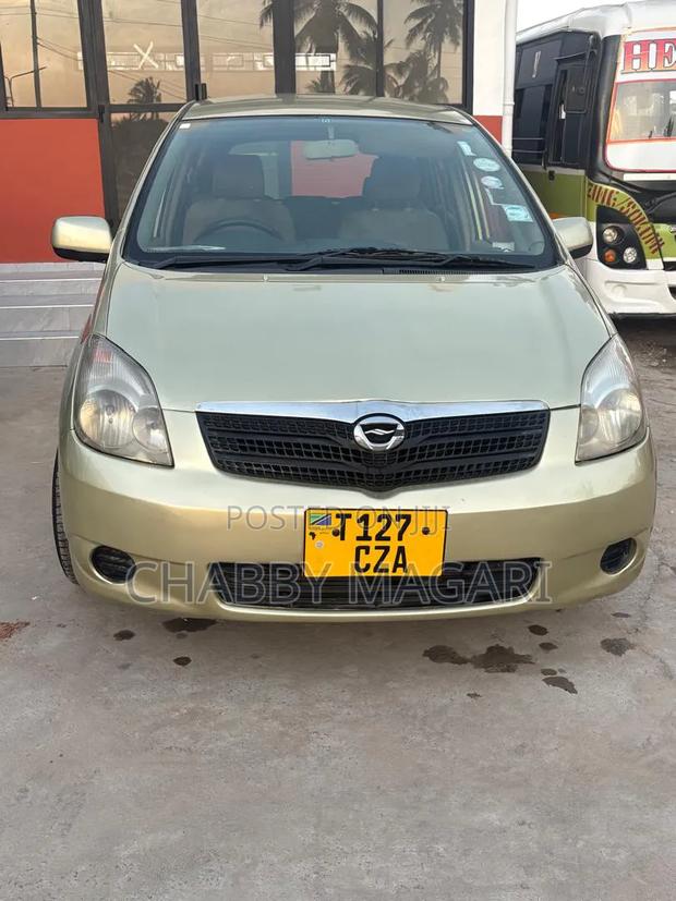 Toyota Corolla Spacio 1.5 X 2003 Gold