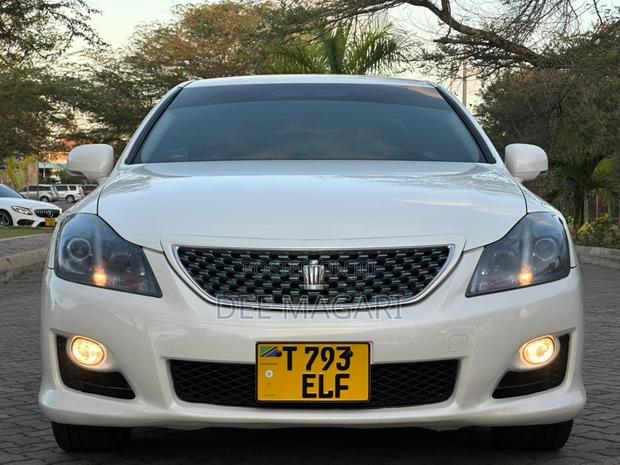 Toyota Crown 2008 White