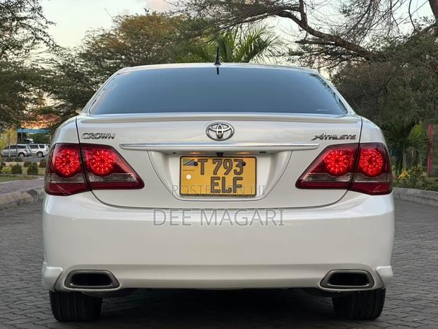 Toyota Crown 2008 White