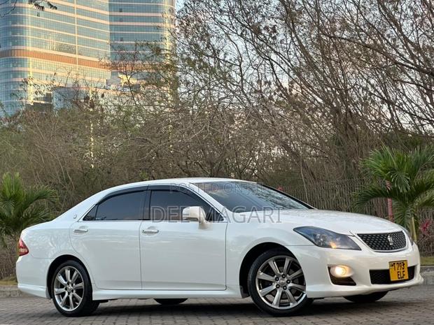 Toyota Crown 2008 White