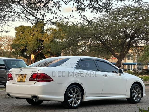 Toyota Crown 2008 White