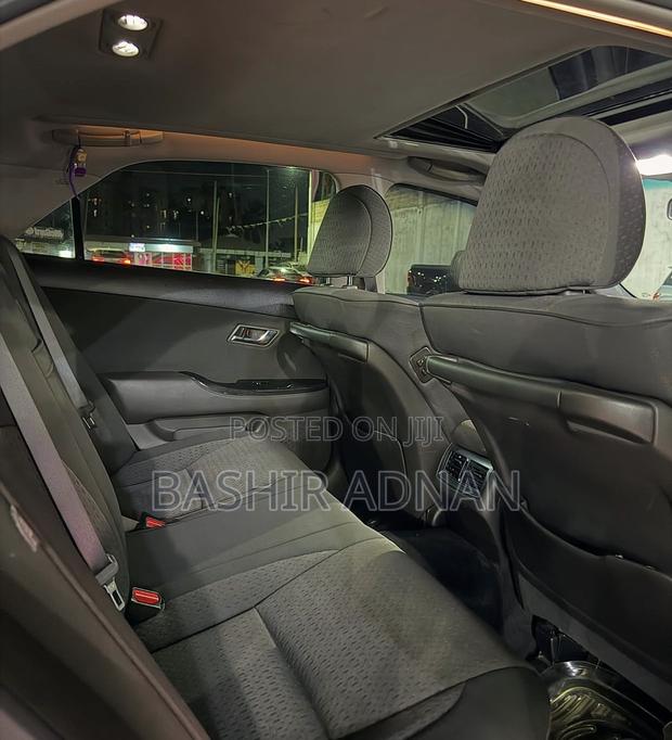 Toyota Crown 2010 Silver