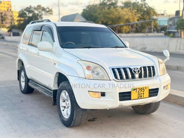 Toyota Land Cruiser Prado 2007 White