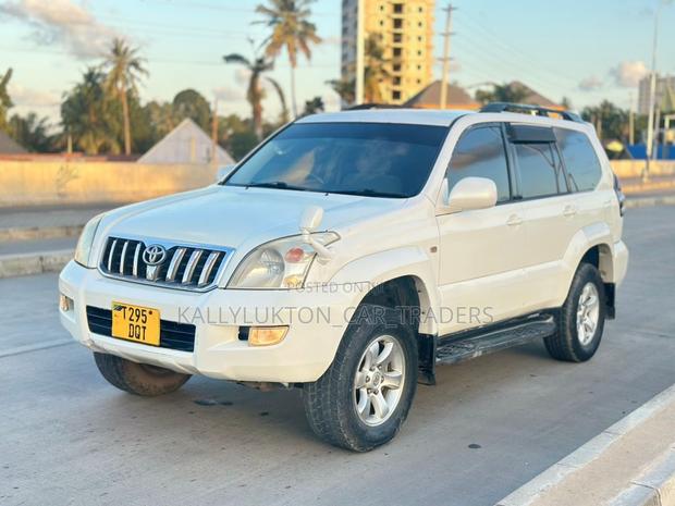 Toyota Land Cruiser Prado 2007 White