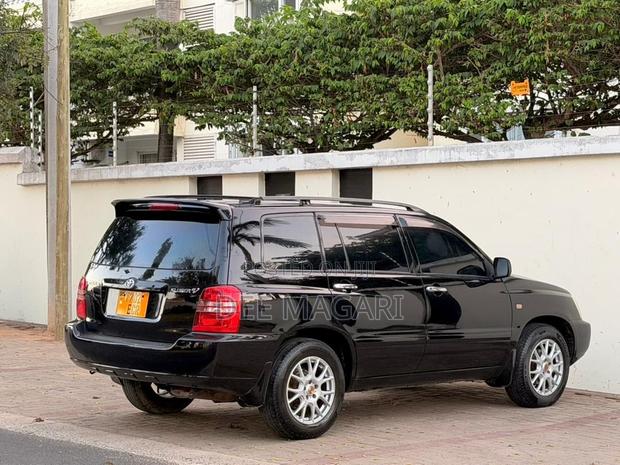 Toyota Kluger 2004 Black
