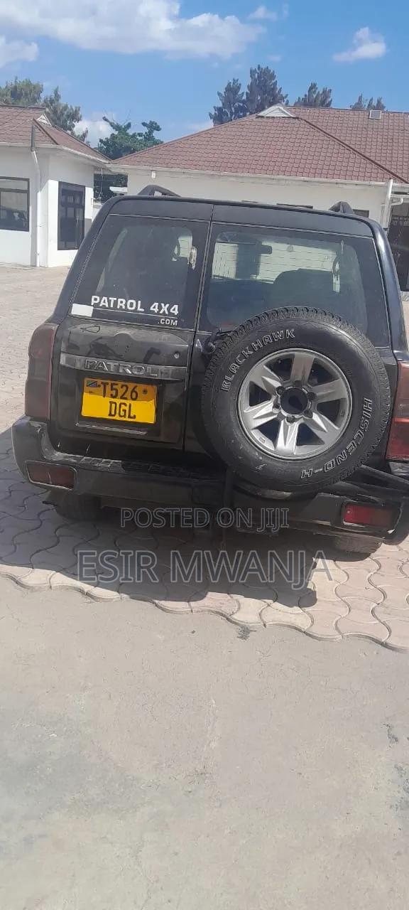 Nissan Patrol 2009 Black