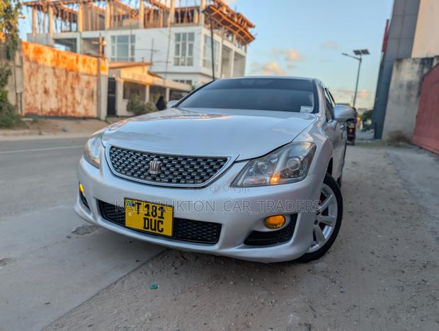 Toyota Crown 2009 Silver