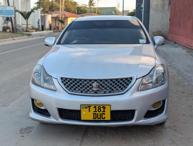 Toyota Crown 2009 Silver