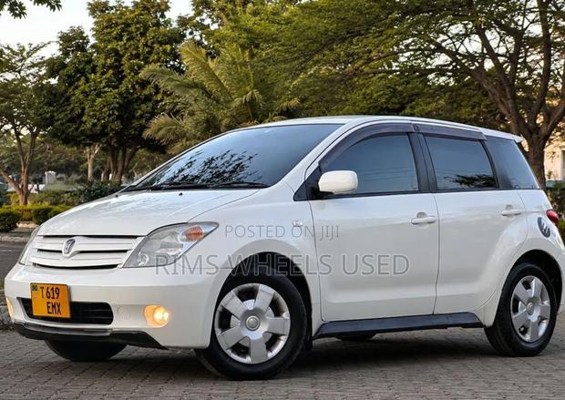 Toyota IST 2004 White