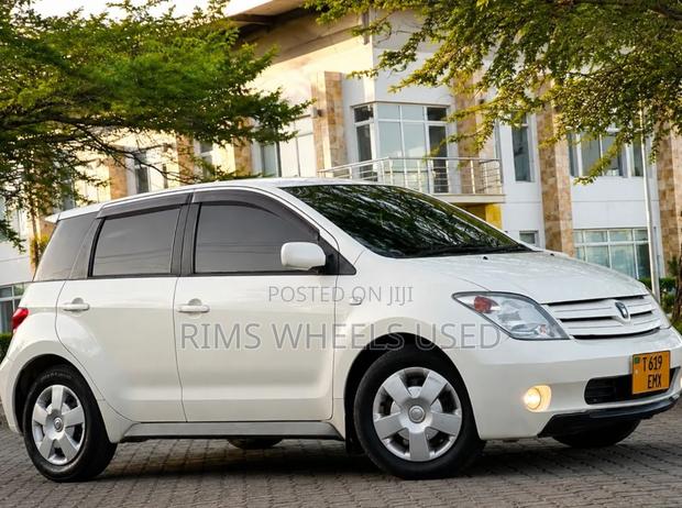 Toyota IST 2004 White