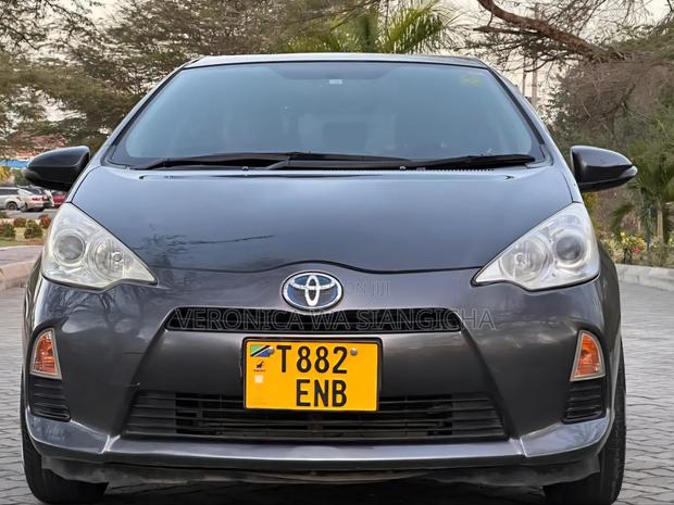 Toyota Aqua 2012 Black