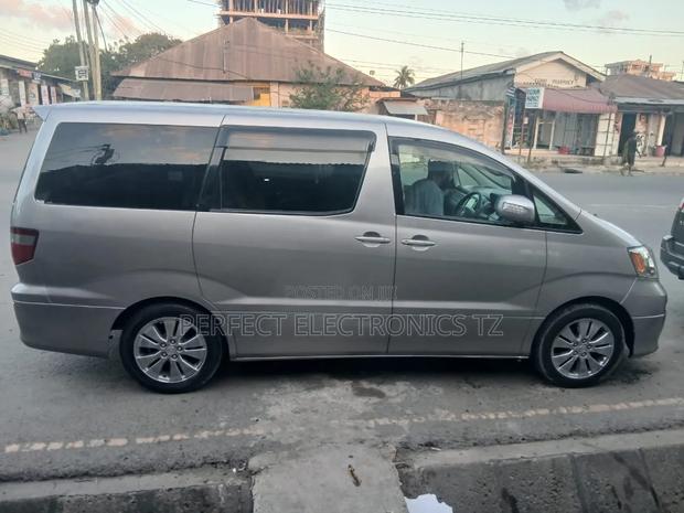 Toyota Alphard 2006