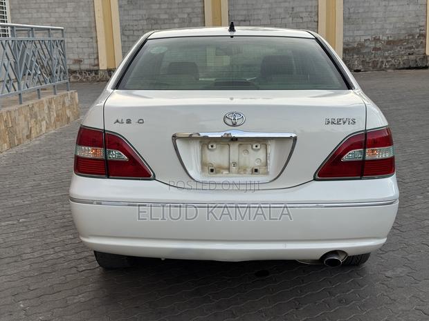 Toyota Brevis 2005 Pearl