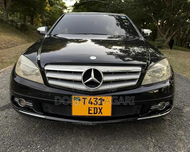 Mercedes-Benz C-Class 2011 Black
