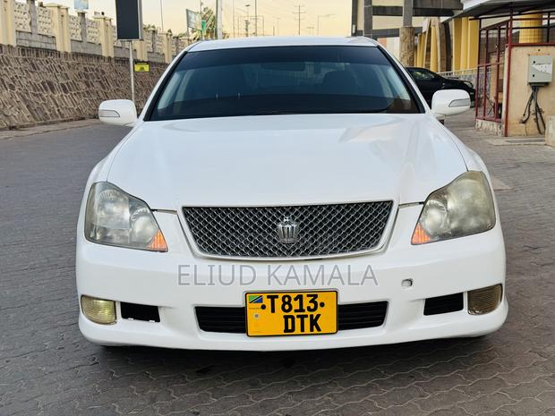 Toyota Crown 2006 Black