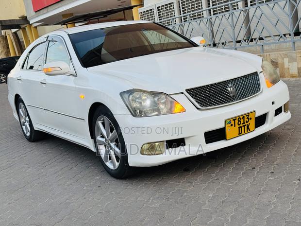 Toyota Crown 2006 Black