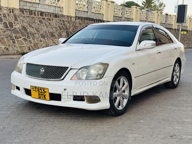 Toyota Crown 2006 Black